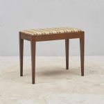 637815 Piano stool